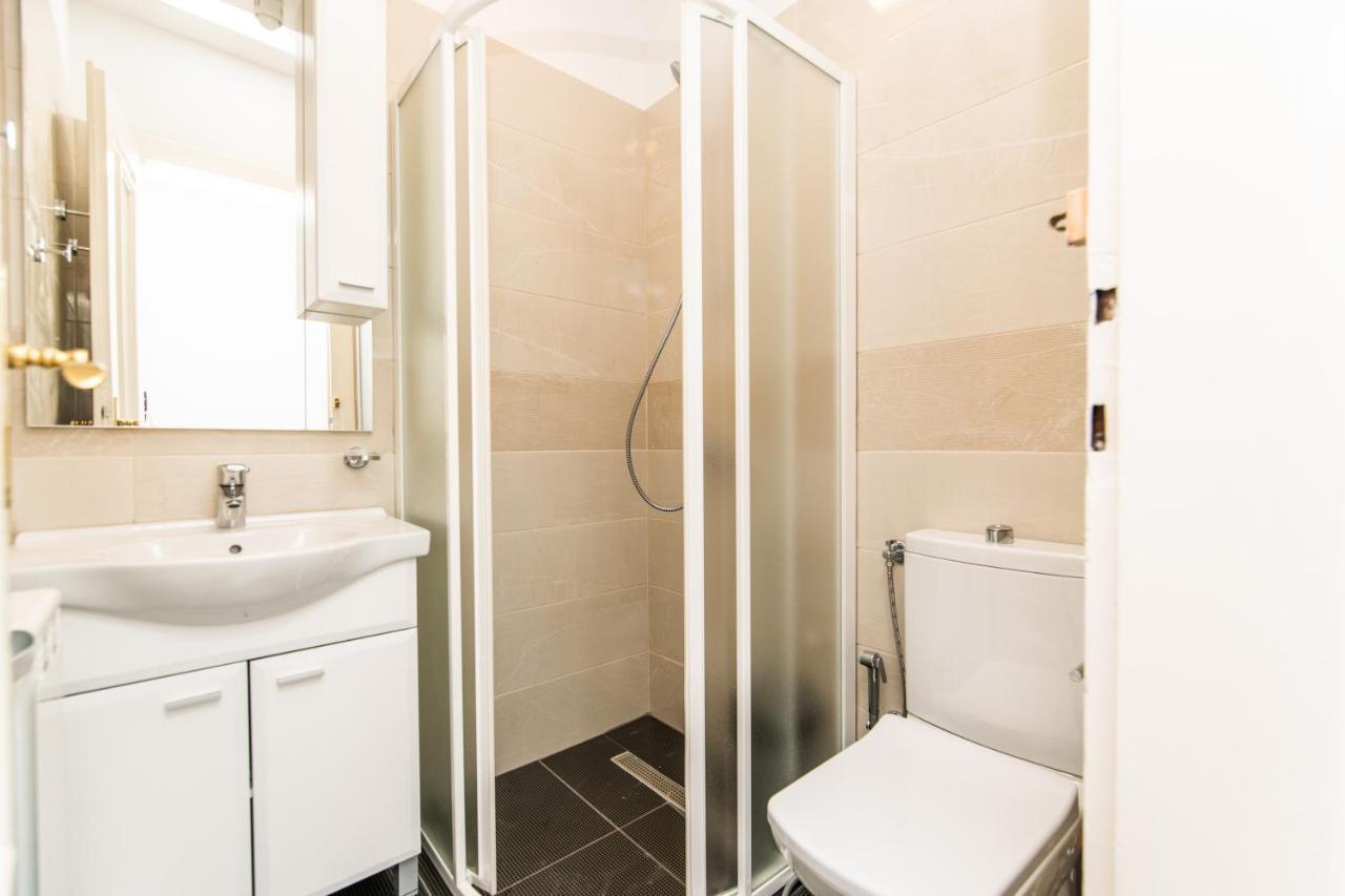 150sqm With 4 Units! Great For Groups